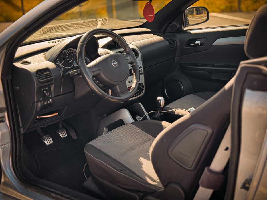 Opel Tigra TwinTop 1.4i 90cv — 180.000 km — 2005