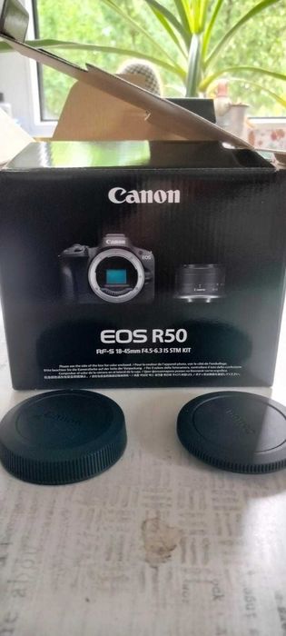Aparat bezlusterkowy Canon EOS R50