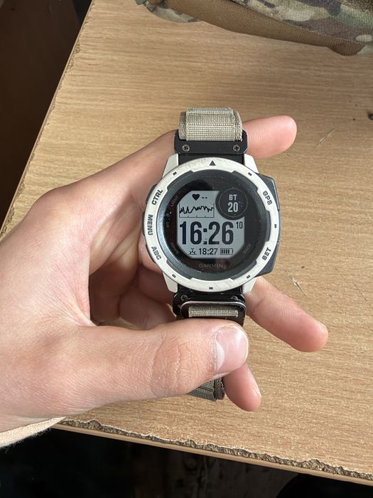 Часы Garmin Instinct