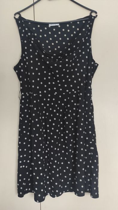 Sukienka czarna w groszki