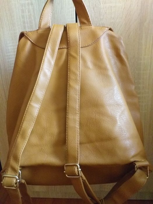 Продам рюкзак, коричневого кольору