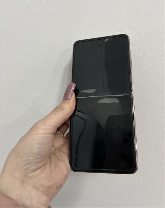 Телефон Samsung Galaxy Flip Z 8/128gb