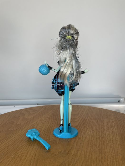 с подставкой Френкі Sweet 1600 Frankie Stein Monster High