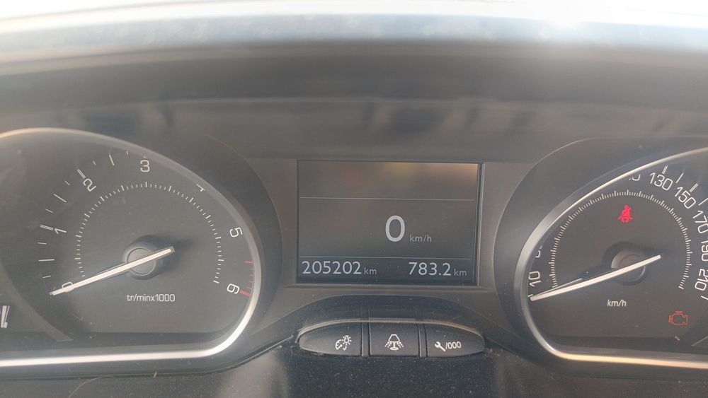 Peugeot 208  1.6 de  2012