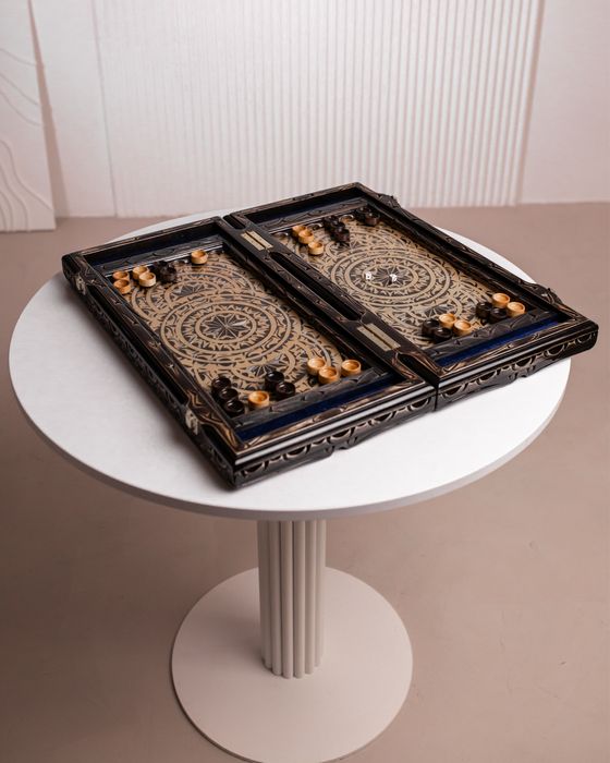 Шикарні дерев'яні різьблені нарди з дерева ручної роботи