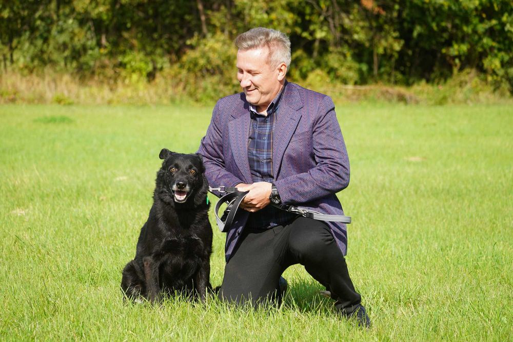 Abis - śliczny psiak o czarnej sierści