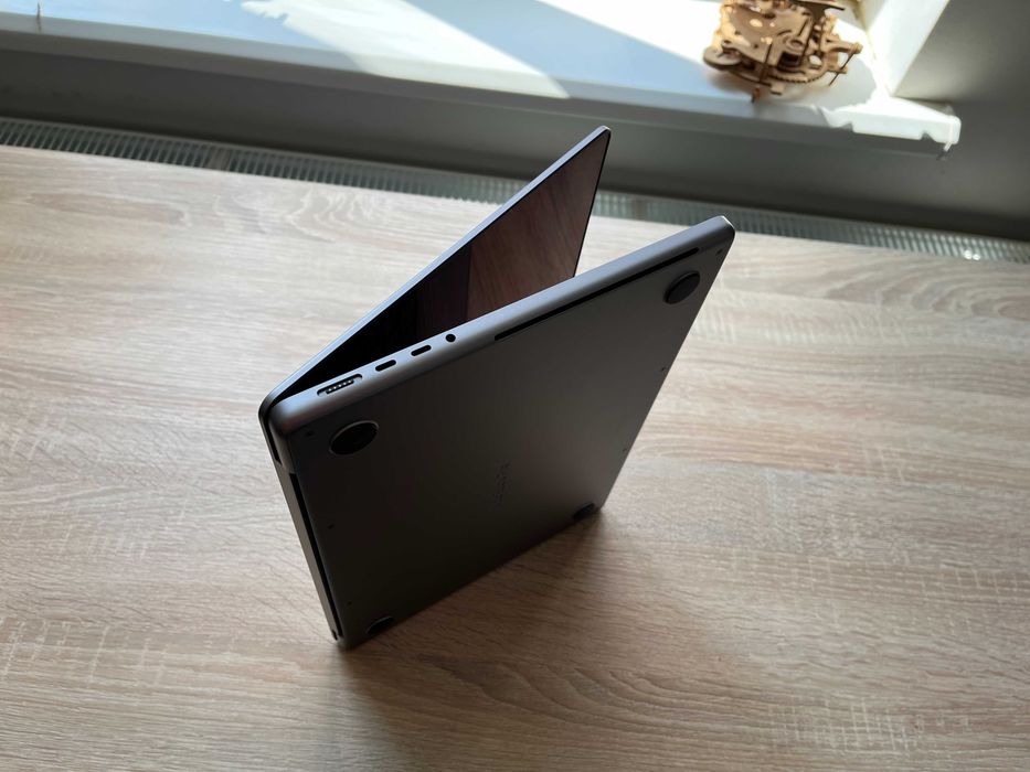 MacBook Pro 14 2021р. M1 Pro _14 GPU / 16GbRAM_1000gb SSD 100% Батарея_12 циклів