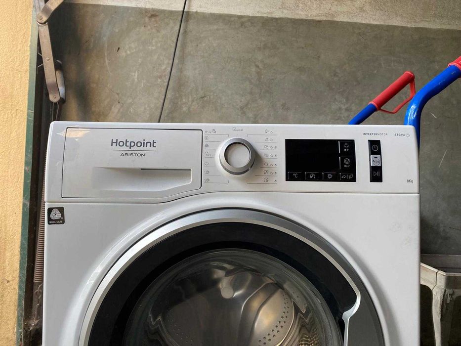 Máquina de Lavar Roupa Hotpoint/Whirlpool (8kg / 1400rpm)