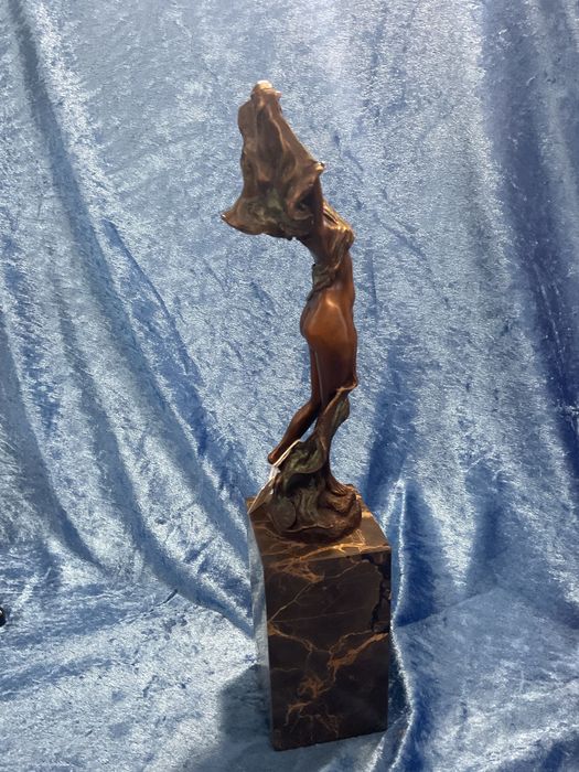 Escultura bronze altura 36 cm. Anúncios abaixo