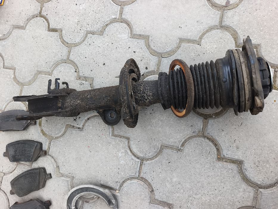 Амортизаторы jeep compass 2018