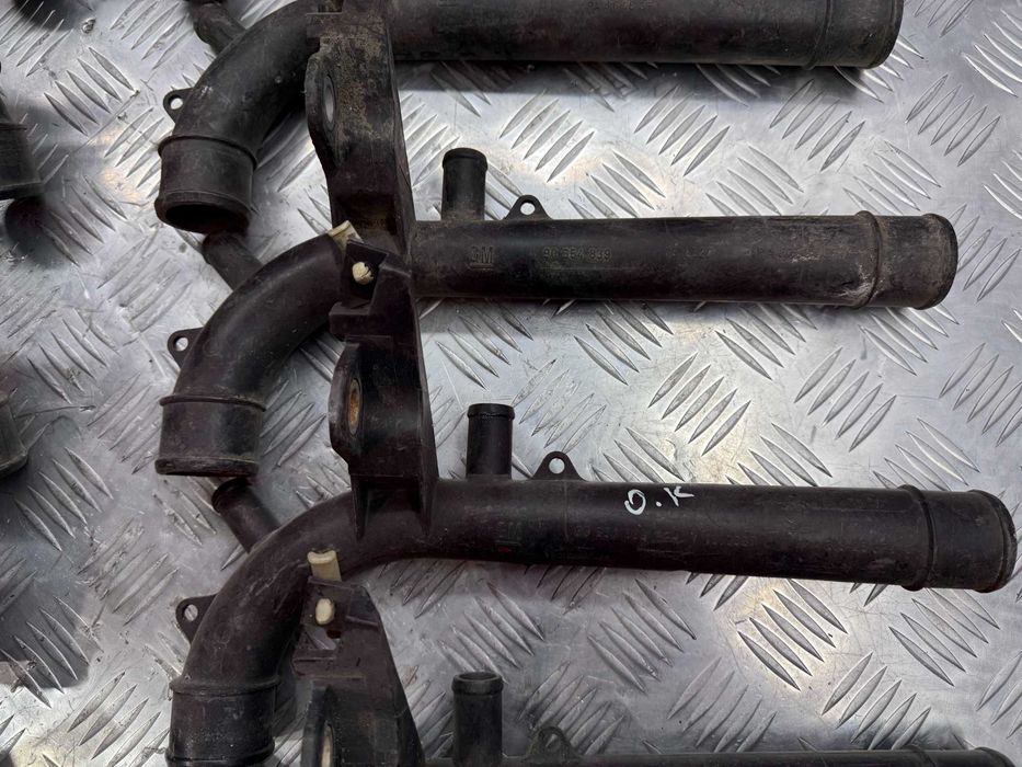 Патрубок охлаждения Opel Astra F Опель Астра Ф 1,4 1,6i. 90354839