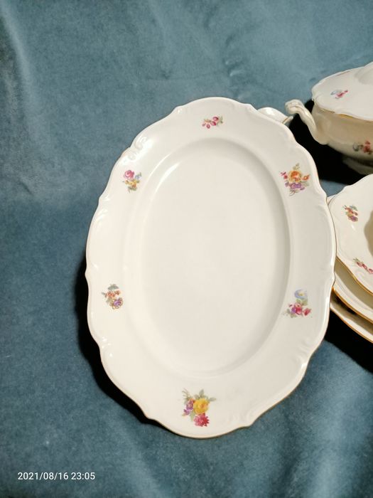 Продам винтажный сервиз .