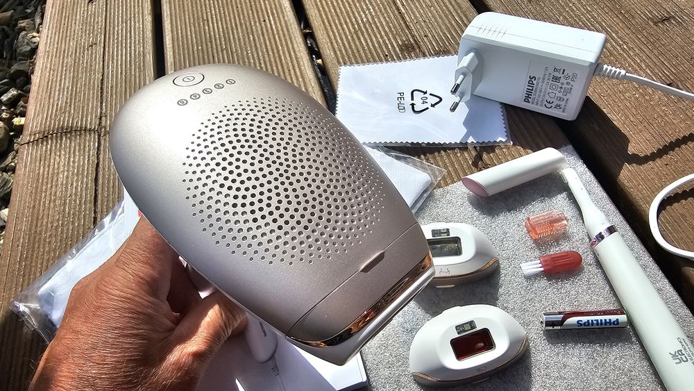 Depilator IPL Philips Lumea 7000