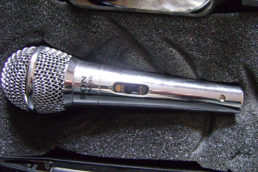 Продам микрофон  Sony DM-999