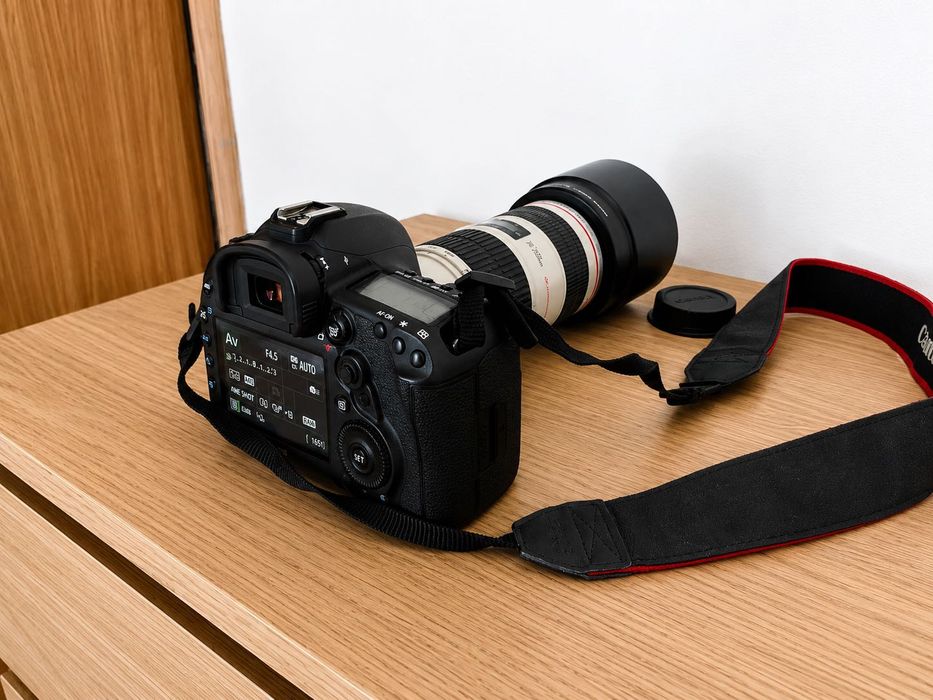 Canon EOS 5D Mark IV + Canon EF 70-200mm f/4L IS USM