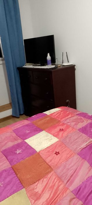 Móveis usados, em bom estado de uso.