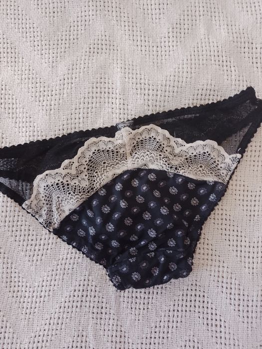 Набор нижнего белья трусы лифчик бюстгалтер