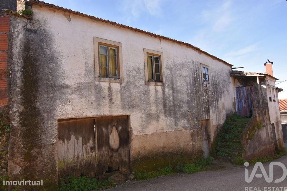 Casa de aldeia T2 em Vila Nova de 200,00 m2