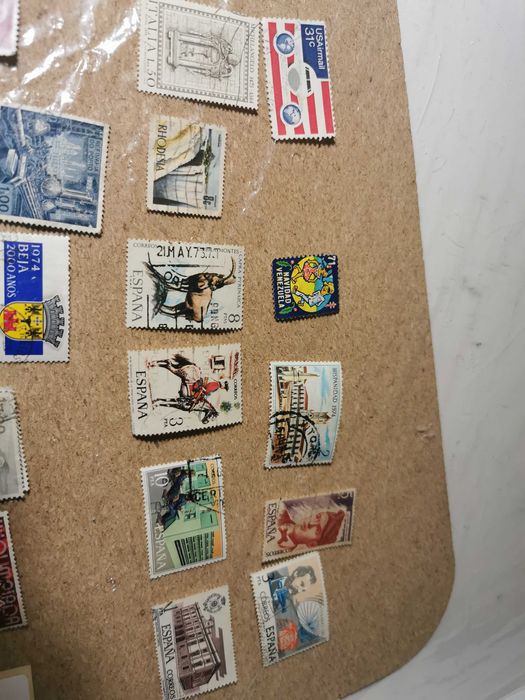 Conjunto de selos antigos de vários países