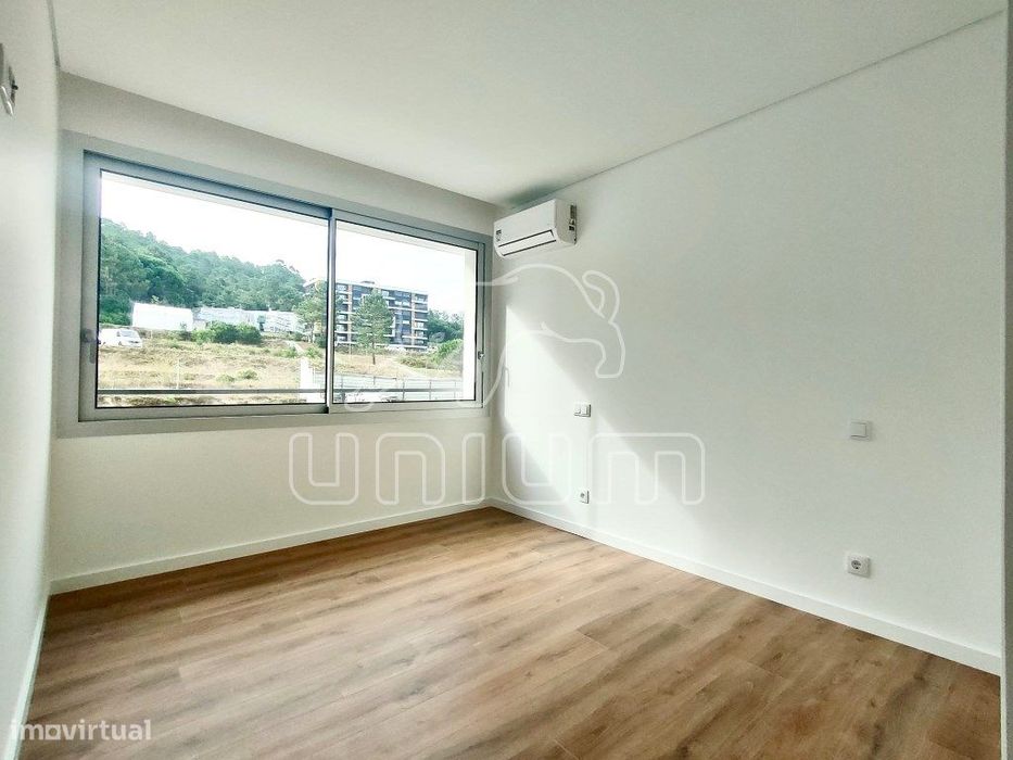 Apartamento T2 Novo com Varanda e Garagem em Darque