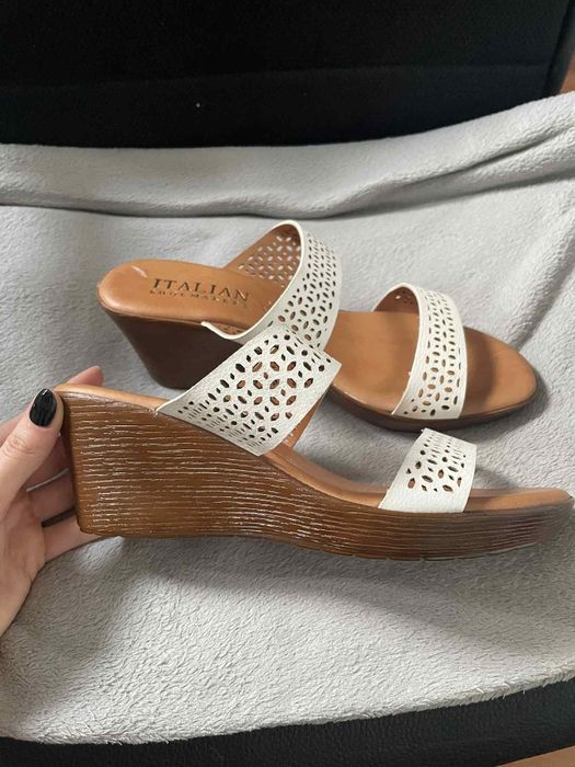Buty na koturnie 40 białe włoskie nowe 26cm