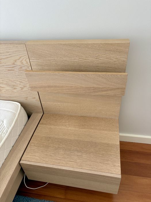 Cama de casal Malm Ikea + mesas + estrado + colchão