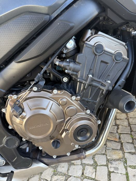 Vende-se mota CB650R