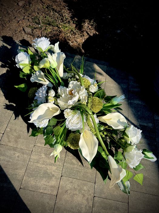 Kompozycja na cmentarz nagrobna na grób