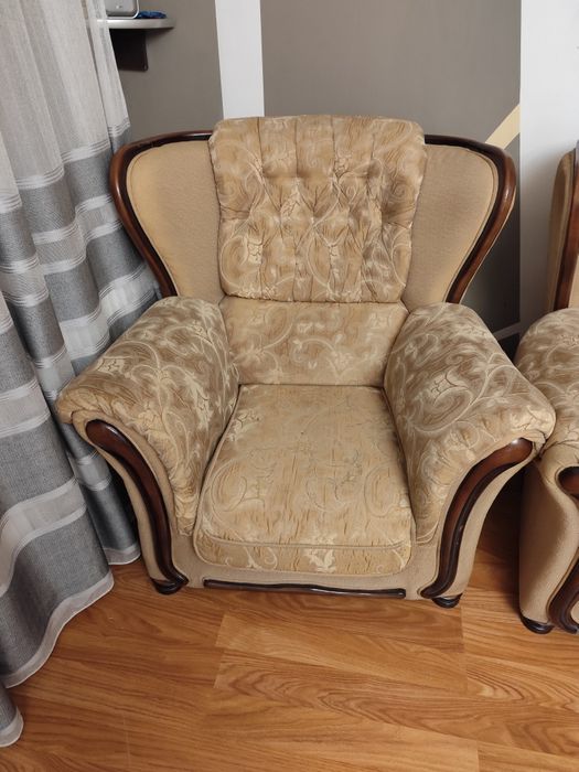 Диван і два крісла