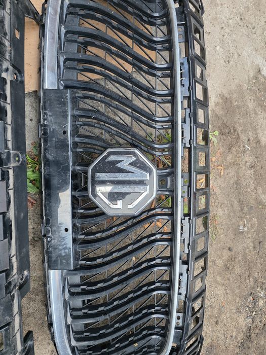 Atrapa przód,  grill.  MG HS I