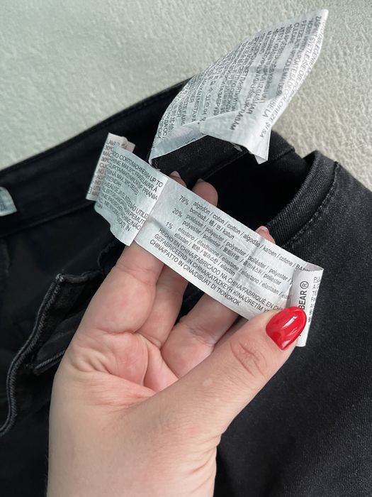 Czarne jesnsowe krótkie spodenki szorty z wysokim stanem pull&bear
