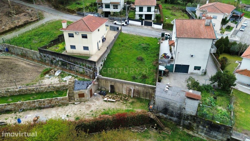 Terreno Urbano com 319 m2 em Fonte Arcada