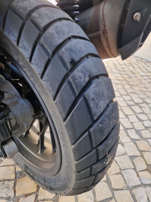 Honda ADV 350 - muito estimada