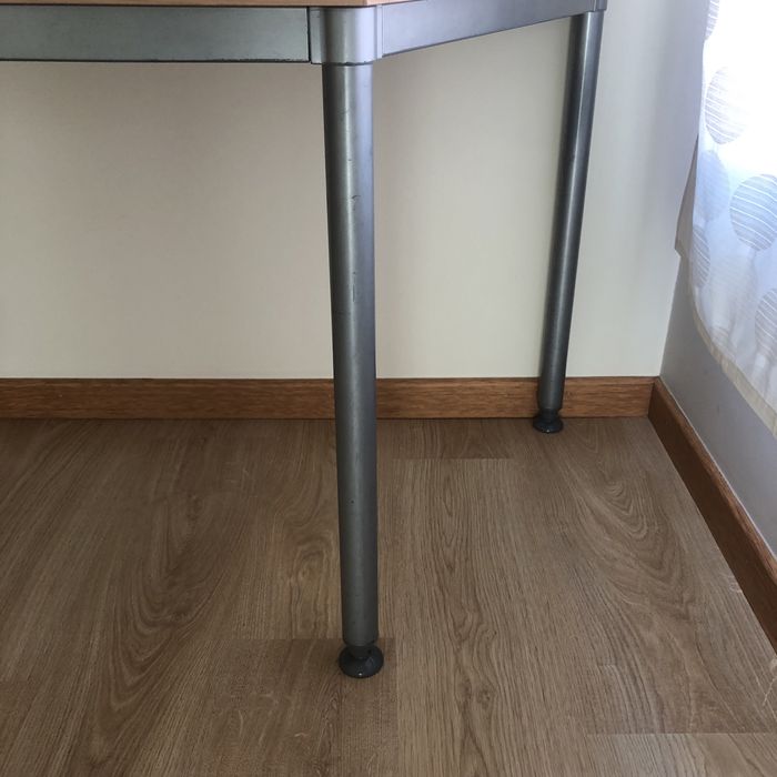 Secretária original e robusta