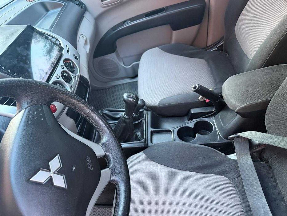 Mitsubisi L200 продаж