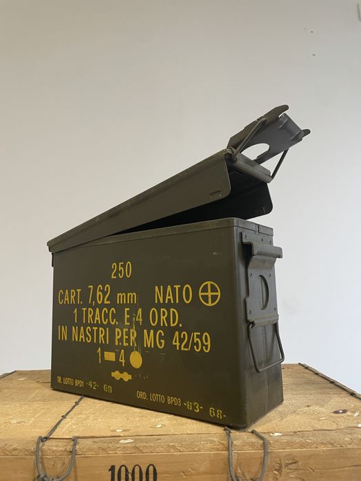Caixa metálica militar original Italiana