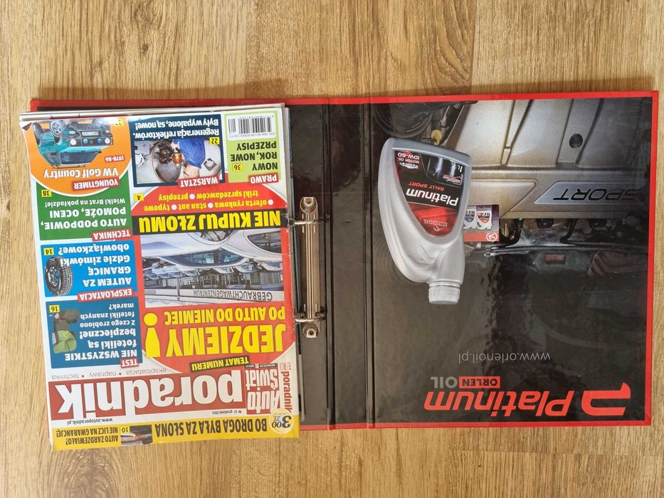 Auto Świat Poradnik SEGREGATOR 2011 rocznik - 12 sztuk poradników