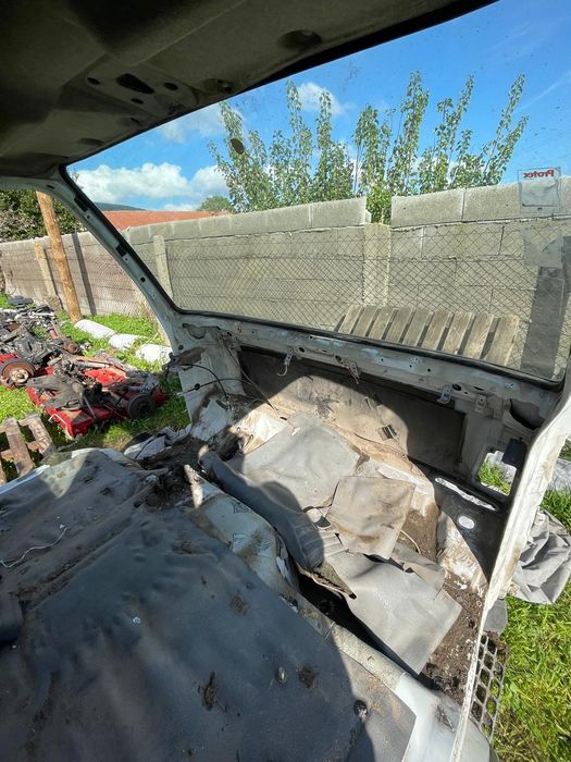 Para peças Cabine mitsubishi canter ano1997