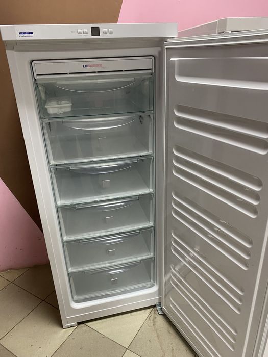 Морозильная камера LIEBHERR NoFrost GN2323