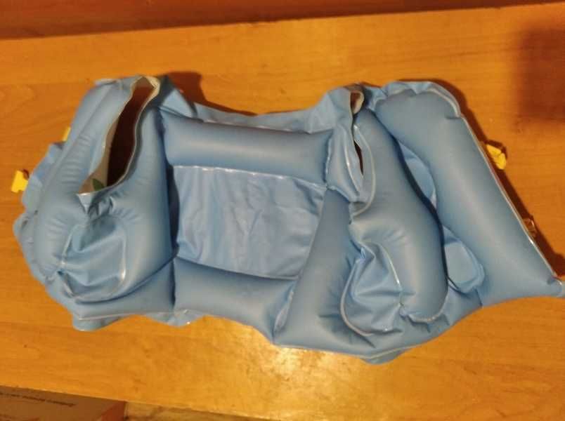 Надувной детский жилет