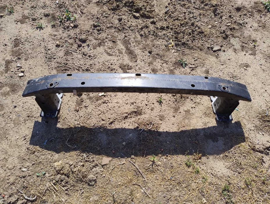 Toyota балка підвіски