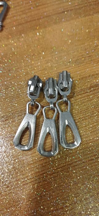 Бігунок  для спіральної блискавки 5 номер.