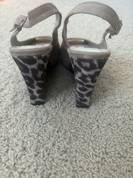 Buty na koturnie 36
