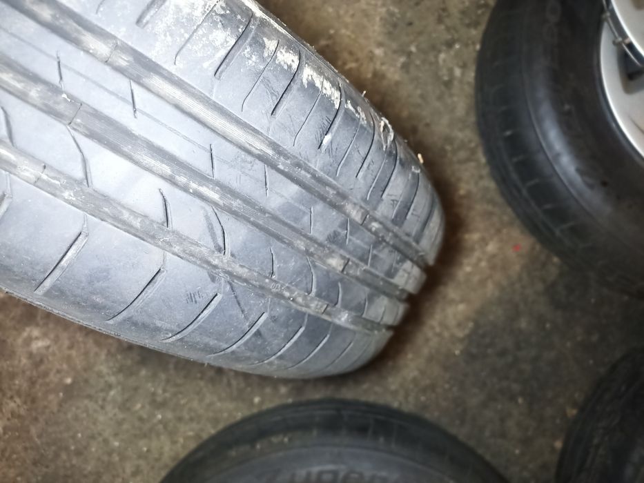 Rodas Fiat de 13 polegadas com pneus novos