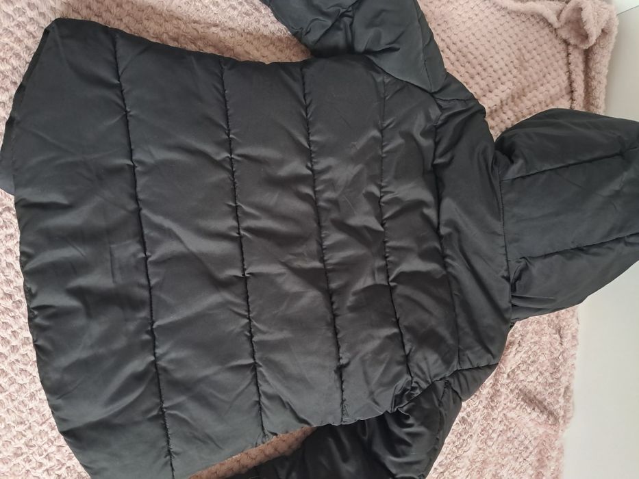 Czarna lekka  kurtka H&M
