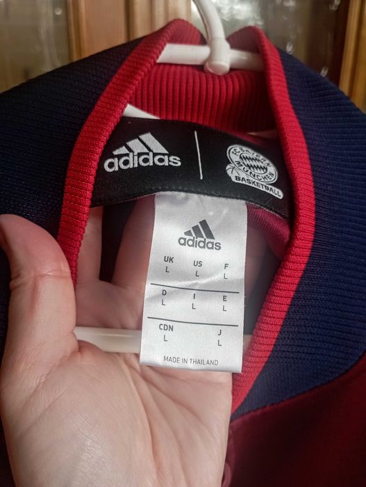 Продам чоловічу спортивну кофту/вітровку adidas, розмір L