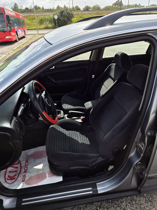 Passat 1.9TDI 130cv  com 165.000km. Negociável 
Distribuição trocada a 500km
Revisão óleo e filtros 
Pneus novos 
Pastilhas da frente