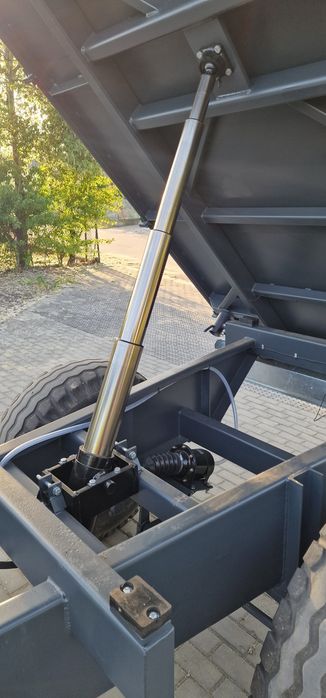 Przyczepa Krone 7.8T 3 stronny wywrot