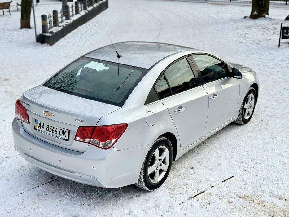 Продам идеальный Cruze от 1 хозяина не крашеная