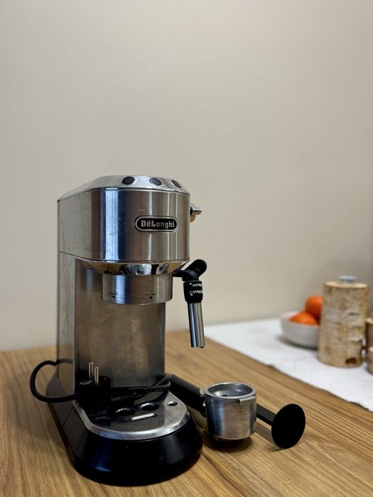 Ekspres kolbowy DeLonghi